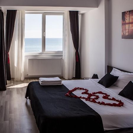 Oasis By The Sea - Summerland Apartment Mamaia Εξωτερικό φωτογραφία
