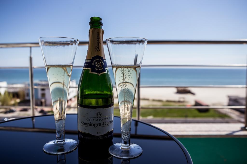 Oasis By The Sea - Summerland Apartment Mamaia Εξωτερικό φωτογραφία