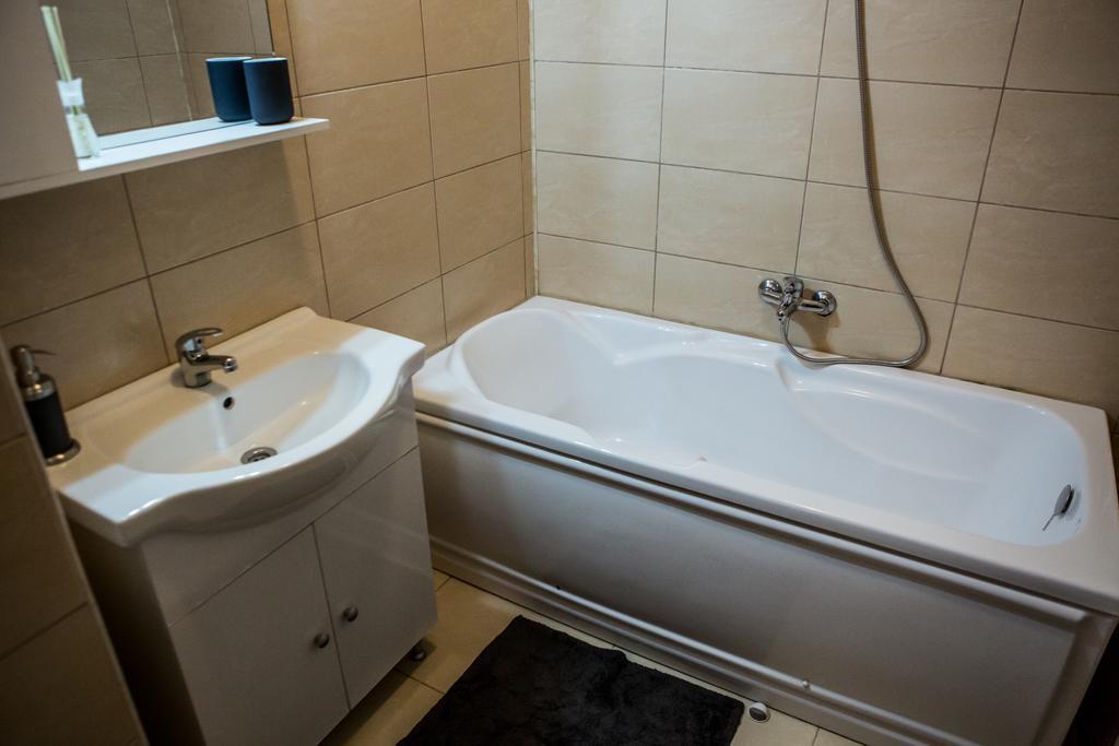 Oasis By The Sea - Summerland Apartment Mamaia Εξωτερικό φωτογραφία