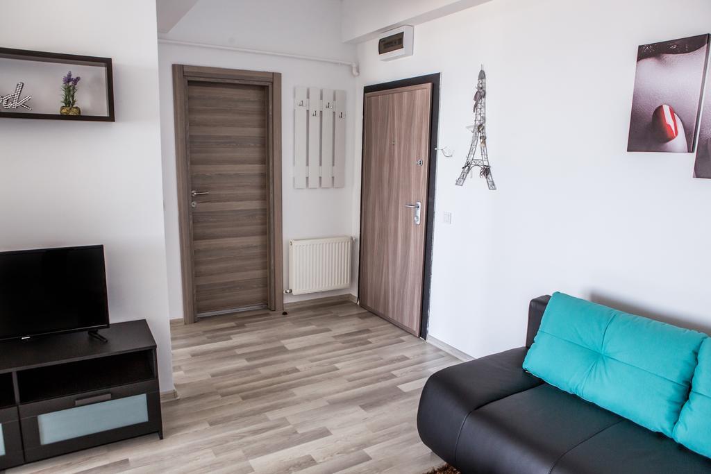 Oasis By The Sea - Summerland Apartment Mamaia Εξωτερικό φωτογραφία