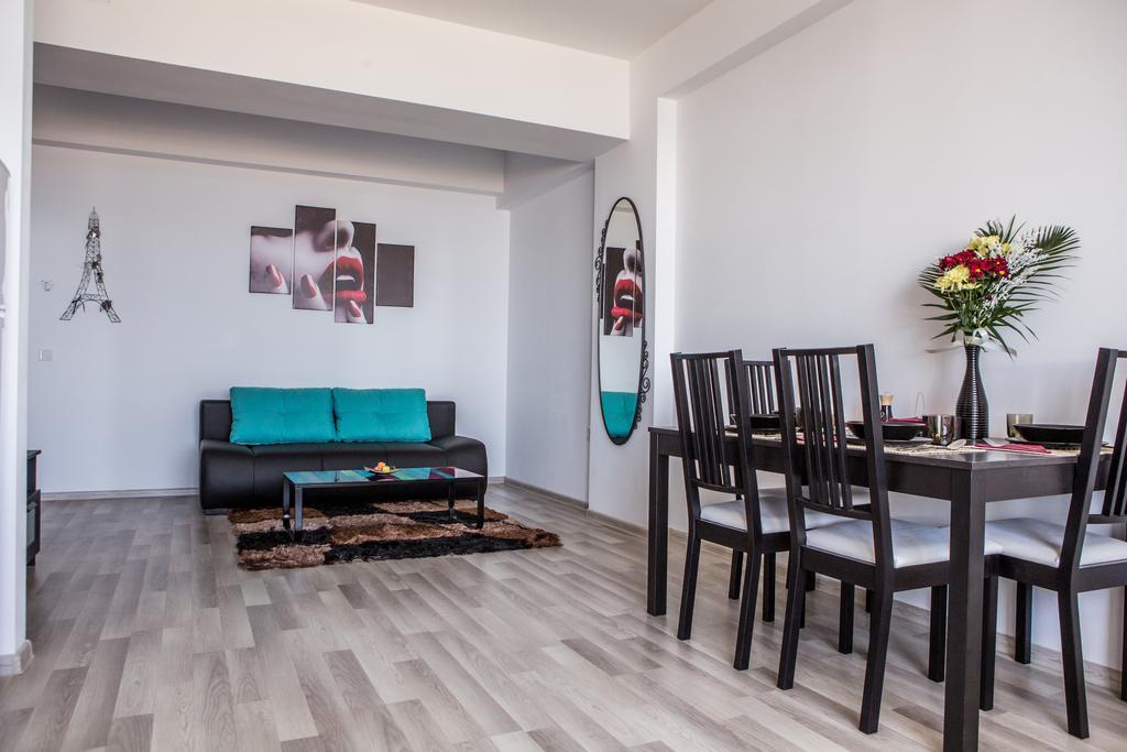 Oasis By The Sea - Summerland Apartment Mamaia Εξωτερικό φωτογραφία