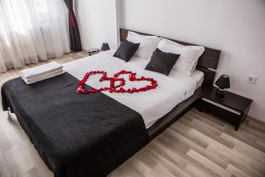 Oasis By The Sea - Summerland Apartment Mamaia Εξωτερικό φωτογραφία